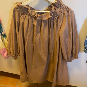 Beigh sommarklänning  - En fin sommarklänning storlek XS