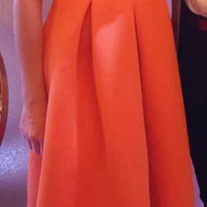 Festklänning  - En vacker festklänning i strl 34. Fraktas ej. 