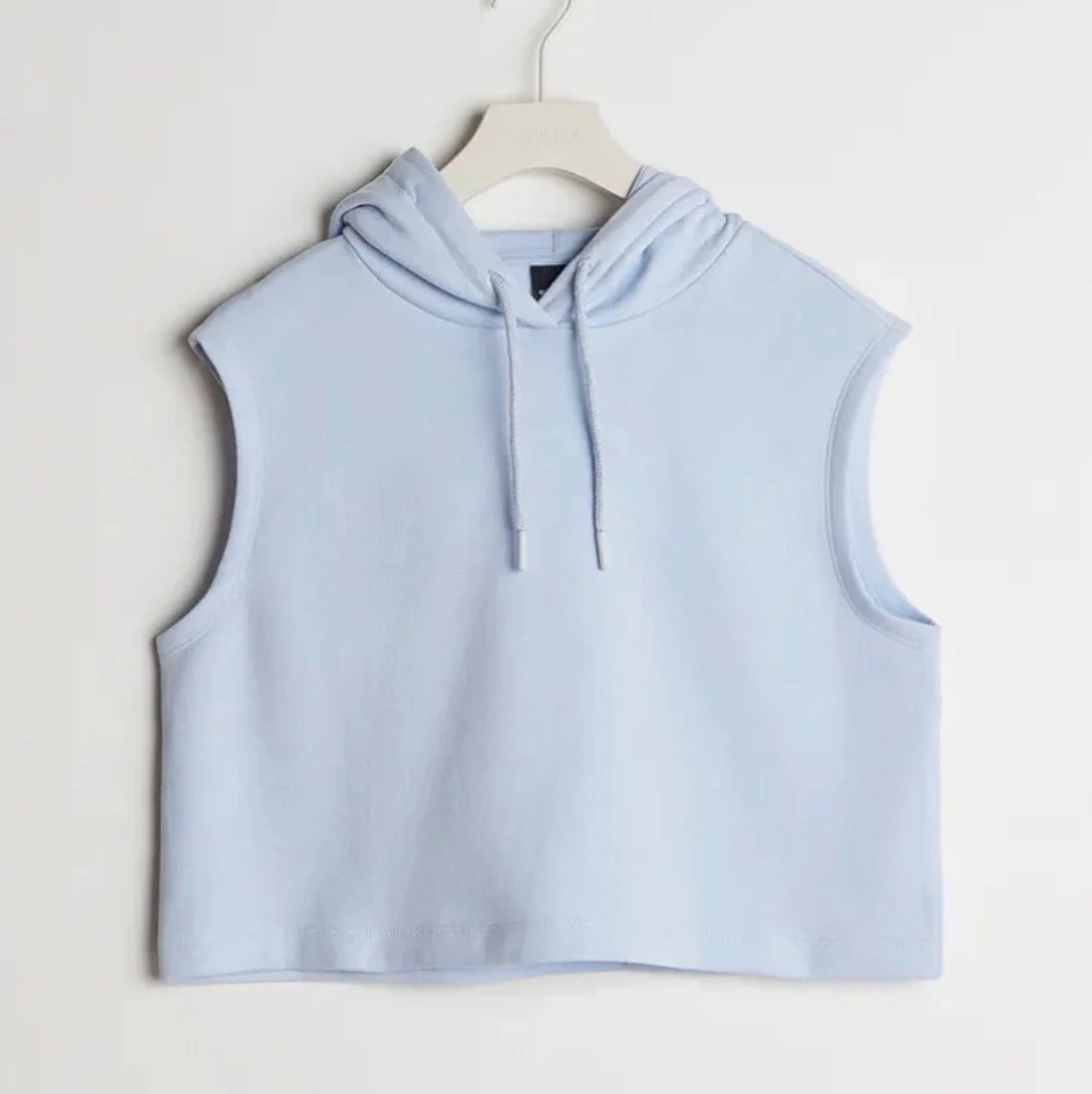 Gina Tricot ärmlös hoodie