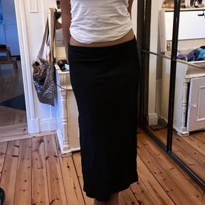 Svart kjol - Svart kjol i storlek M💕