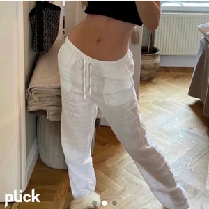 Linnebyxor  - Säljer dessa linnebyxor från hm! Dom e skit snygga och verkligen hur sköna som helst! Jätte fint skick!