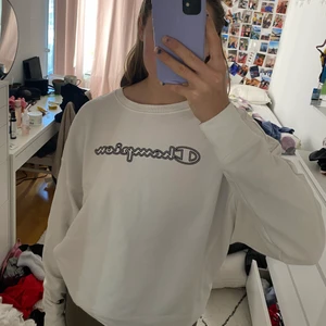 Champion sweatshirt  - Jättefin Champion sweatshirt❤️‍🔥❤️‍🔥 Strl L men skulle säga XS-M! Frakt 66kr spårbar🤝💕