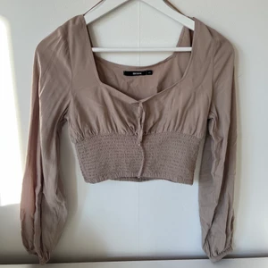 Blus  - Snygg blus fin till våren! Aldrig använd 💞