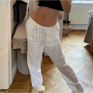 Linnebyxor H&M - Säljer dessa linnebyxor från h&m! Jättefint skick och är knappt använda🤍