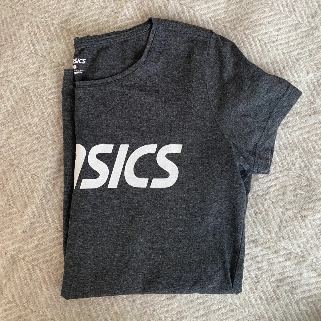 T-shirt från Asics  - 90