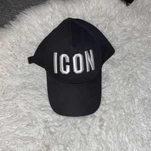 Dsq2 Keps - Som ny, Ny pris 1299kr.