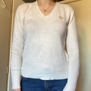 Tröja från Gina  - En knappt använd tröja i fint skick.