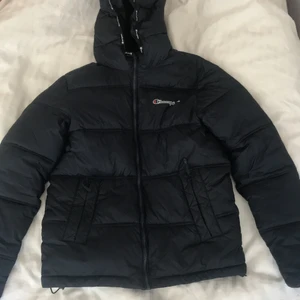Champin - Men helt nya jacka som är andvänd 2 gånger och är inte sönder på något ställe 