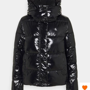 Calvin Klein jacka - Använd fåtal gånger så nästan som ny, köpte för 1995kr i höstas