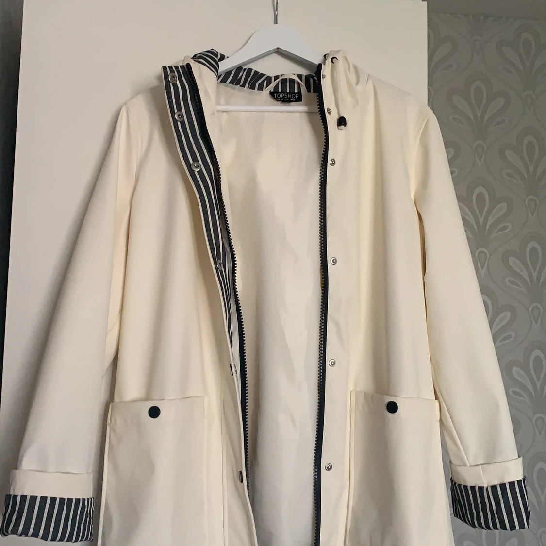 Vit regnkappa från topshop🤍☔️ - 90
