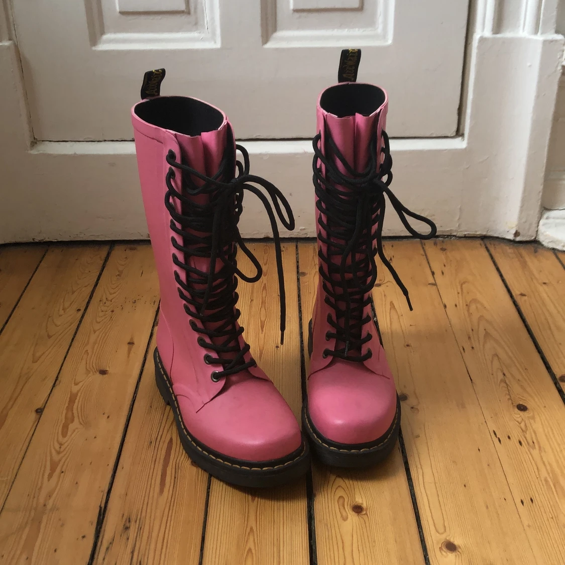 Rosa gummistövlar (Dr.Martens)