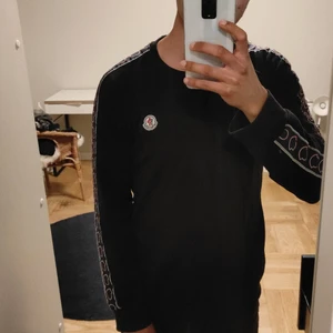 Moncler långärmad  - snygg moncler långärmad S passar M