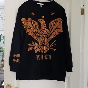 Tröja ny 36 38 och liten 40  - Ny tröja passar 36 38 och litem 40,