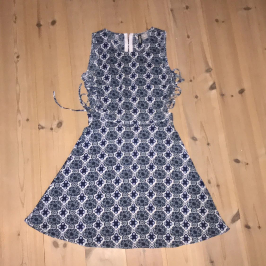 En klänning från h&m storlek xs. - 90