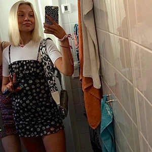 Klänning bershka  - Strl XS å aldrig använd, endast provad 💕💕