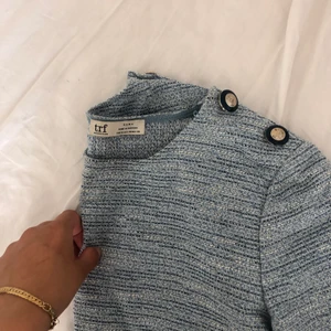 Vävd Zara topp🦋 - Så fin zara topp som är ”vävd”, så fin passform med fina detaljer👑