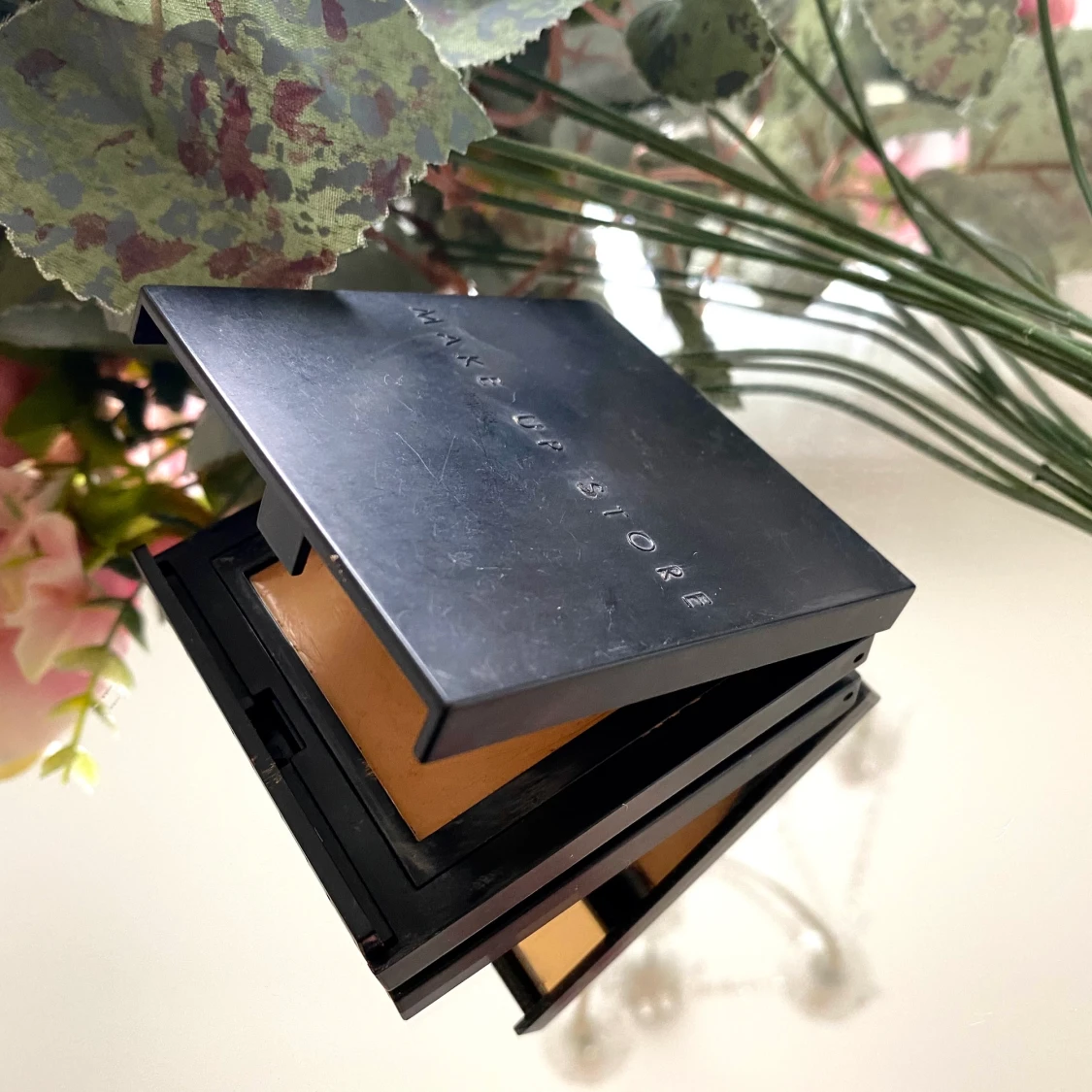 Makeup store cream ta powder