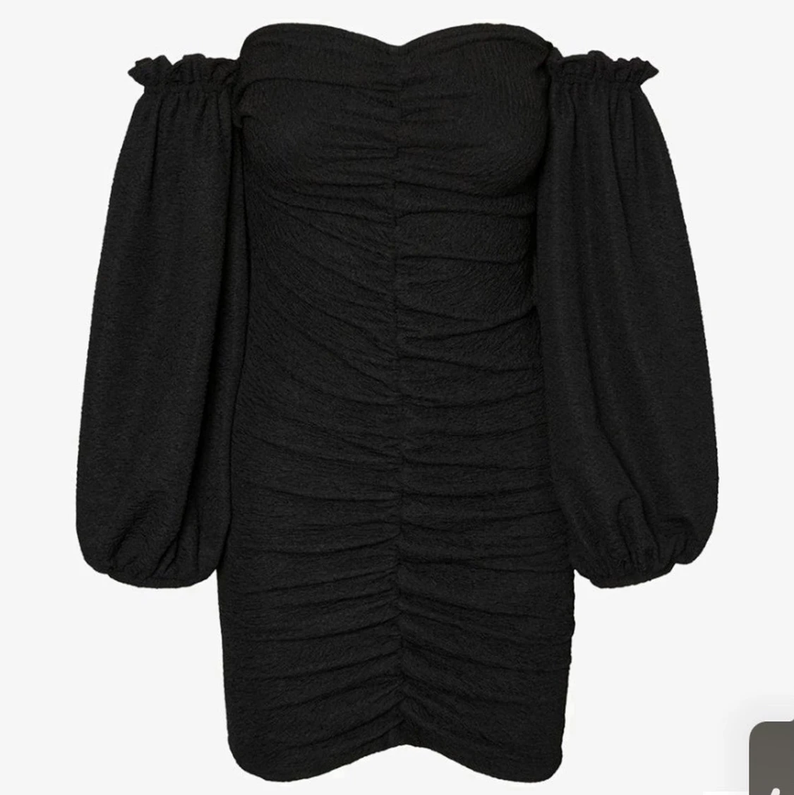 Off shoulder klänning