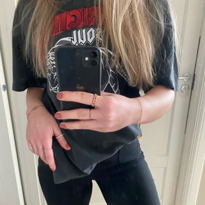 T-shirt - Oanvänd t-shirt från hm 