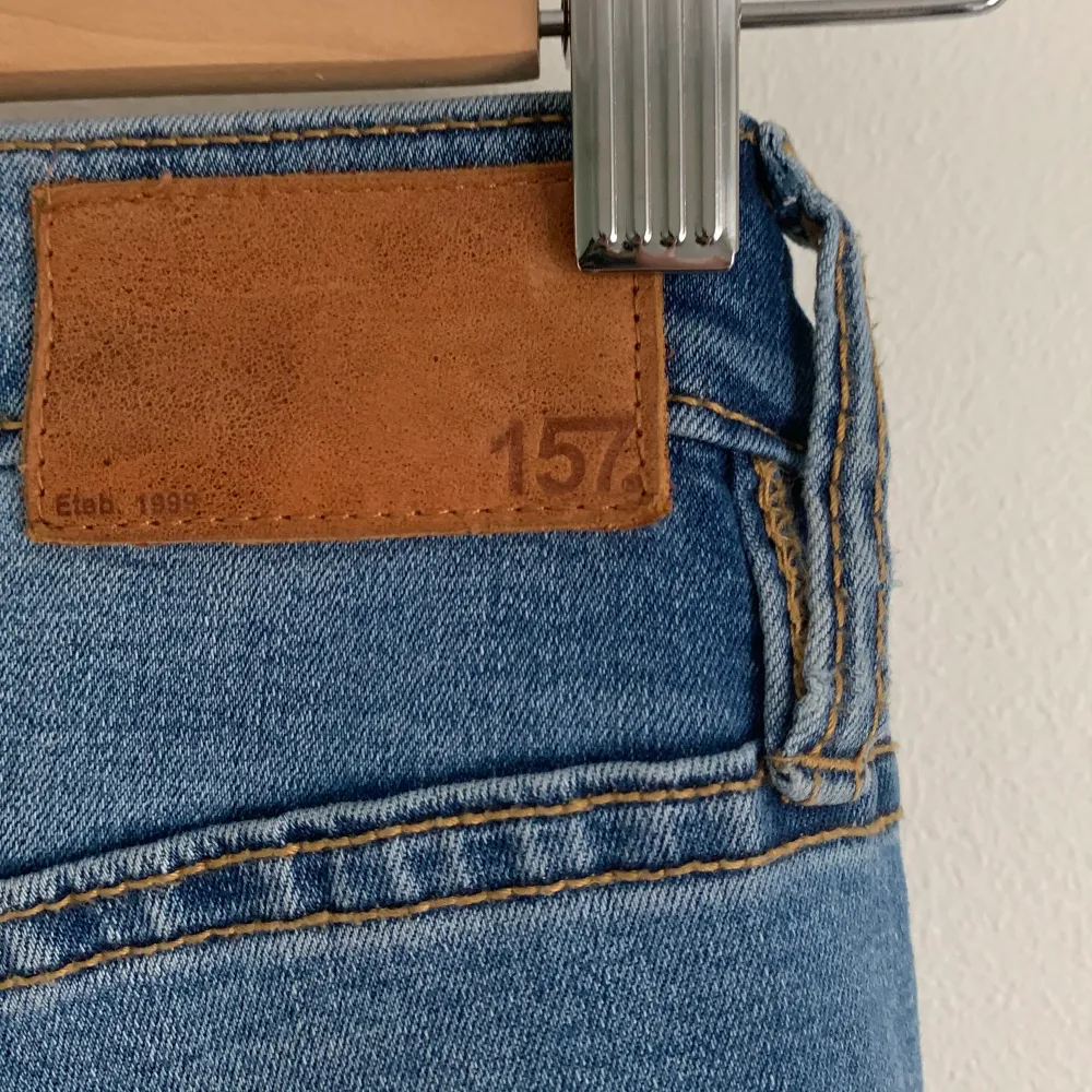 Ett par skinny jeans från lager 157 modellen ”sky”              . Jeans & Byxor.