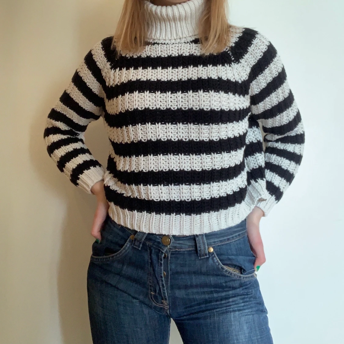 Randig stickad tröja