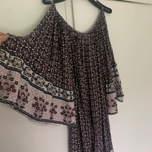 Somrig klänning! - Härlig bohemisk klänning från Bikbok! Säljer eftersom det inte är min stil längre 