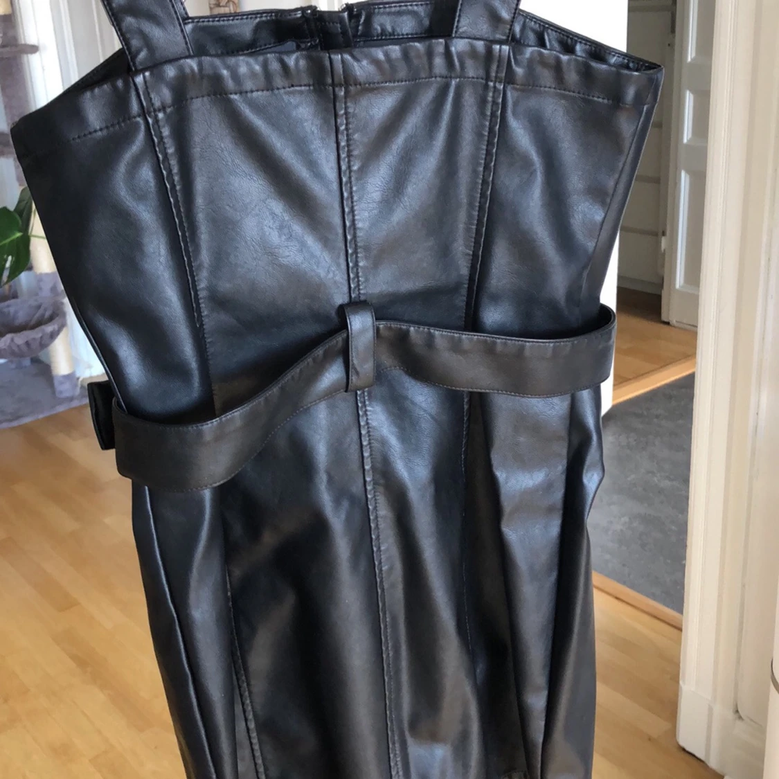 Cool skinnklänning - 90