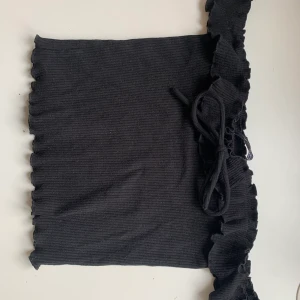 Bershka topp - Supersöt topp i strl S från Bershka. Passar mig som har strl XS/S. 
