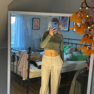 Linnebyxor esprit - Säljer dessa sjukt snygga linnebyxor från Esprit då de va för stora för mig! Köptes här på Plick. Budgivning avslutas 28e mars! 💌