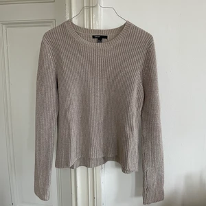 Stickad tröja - Stickad tröja från Mango i jättefint skick 💘