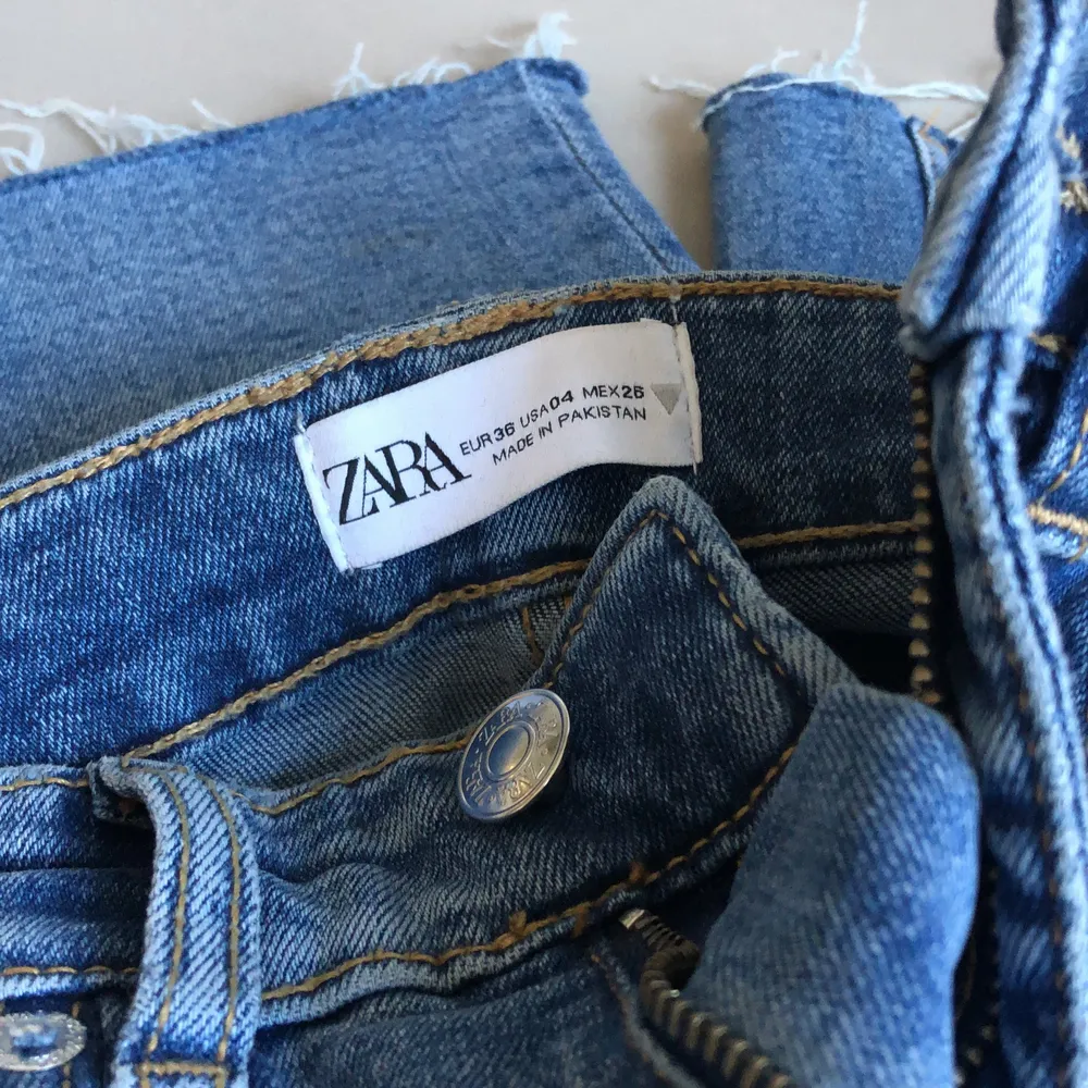 Så fina jeans från zara stl 36 🤍. Jeans & Byxor.
