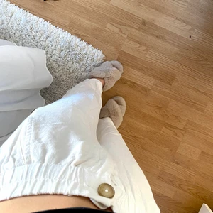 Linnebyxor - ”Linnebyxor” köpta på zalando förra året som tyvärr inte kommit till användning passar perfekt på mig som är 160