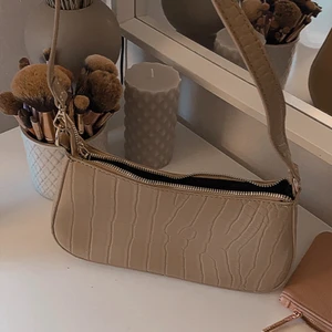 Snygg väska - Så fin vid snabb affär kan pris diskuteras 