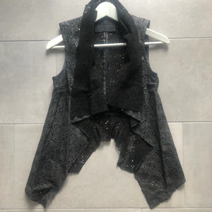 Väst  - Skinn väst, nytt ❄️ ifrån Allsaints 
