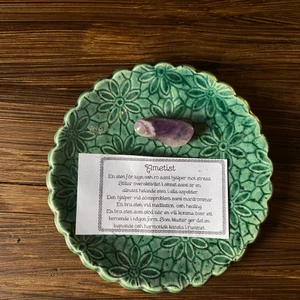 Kristall  - Ametist super fin kristall ( äkta ) kan läsa på bilden vad den är bra för 💗 frakt 15kr 