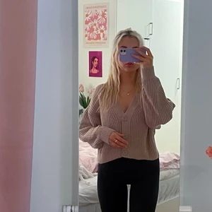 Stickad kofta - Från hm (endast provad)