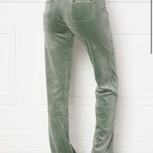 Juicy  - Söker juicy byxor i antigen blå eller gröna 