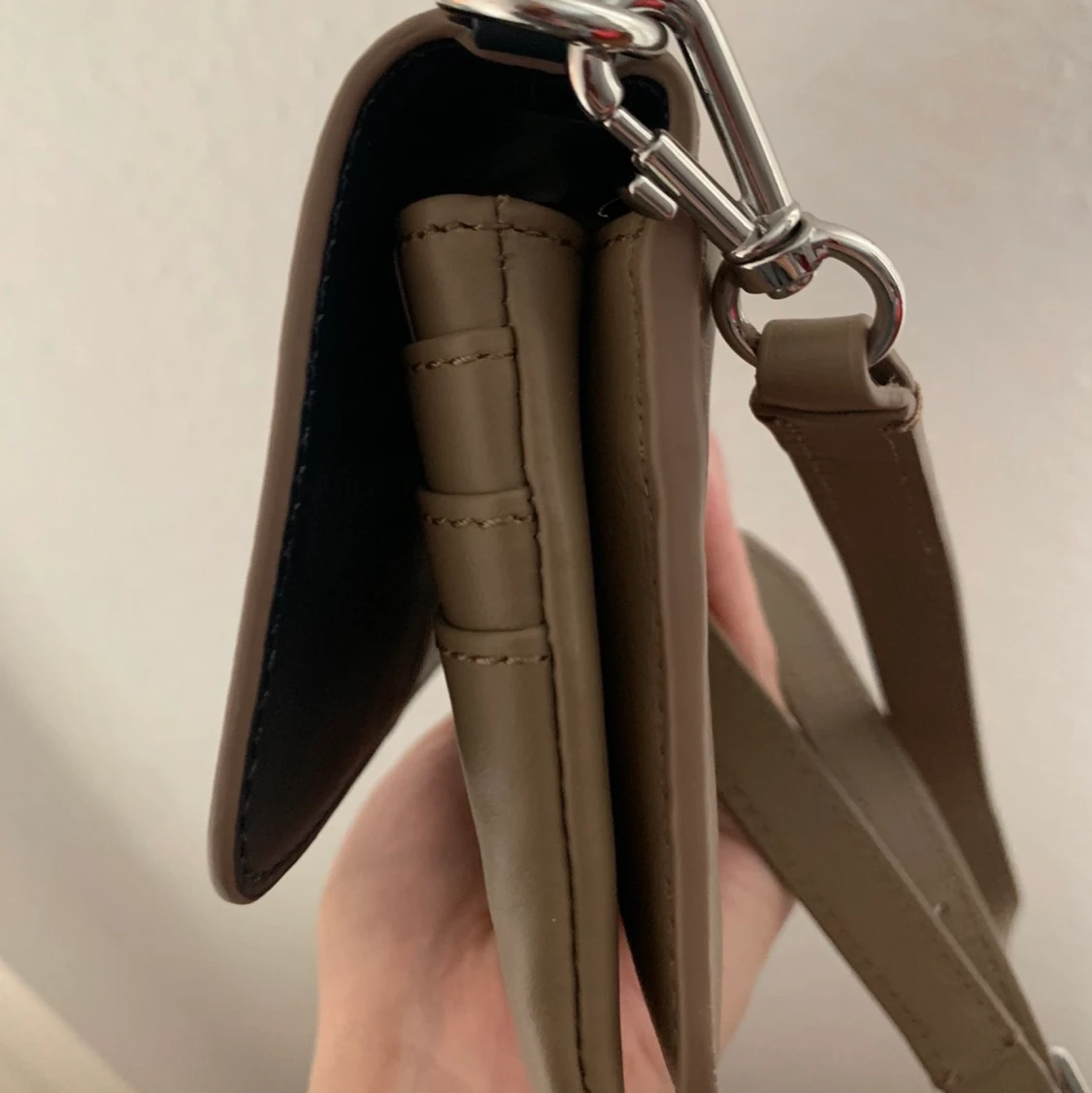 Ny LACOSTE plånbok/axelremsväska  - 91