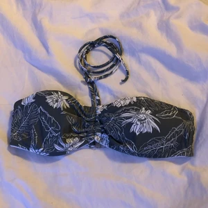 Bikini överdel - Bikini överdel storlek 34 super fin grön färg