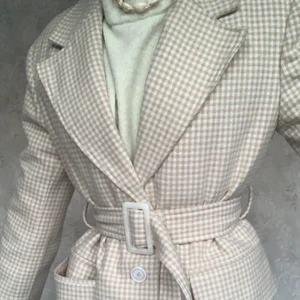 Kappa - Galet snygg kappa! Använd ett fåtal gånger🐩🐻‍❄️🤍🦴