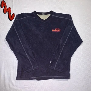 Vintage Champion Sweater - Vintage Sweater.                                                                     Size tag XL                                                                                Fits like XL                                                                               Skick 10/10                                                                       Modellen är 185cm lång. Mer finns på sidan, skriv vid ytterligare frågor eller funderingar♻️🔌 Priser går alltid att diskuteras!