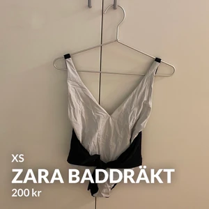 Zara baddräkt  - Går att knyta både bak och framtill. 
