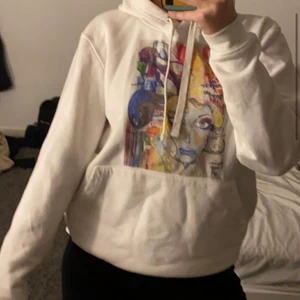 Thecoolelephant hoodie storlek S  - Supper fin hoodie ifrån thecoolelephant 🤩 bra sick har även den i ett annat tryck. Skriv om ni är intresserande eller vill ha fler bilder😘