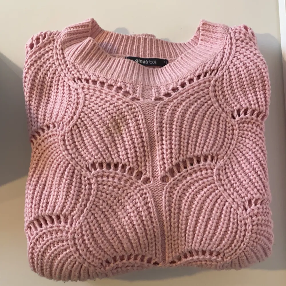 Rosa tröja från Gina Tricot, använt skick! . Stickat.