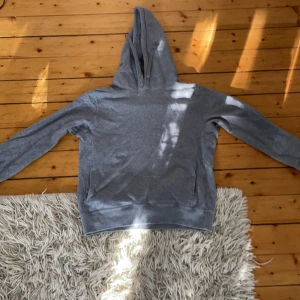 Uniqlo hoodie med fickor - Hoodie med fickor