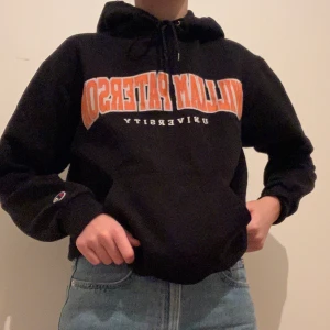 Champion hoodie - Champion hoodie✨💖 köptes här på Plick, används inte längre. Storlek S. Frakt tillkommer 📦  HÖGSTA BUD: 340kr+frakt (många intresserade)