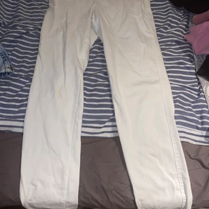 Vita Jeans - Vita jeans från Lager 157 i storlek S men passar nog också en XS. Använd fåtal gånger. 50kr + frakt