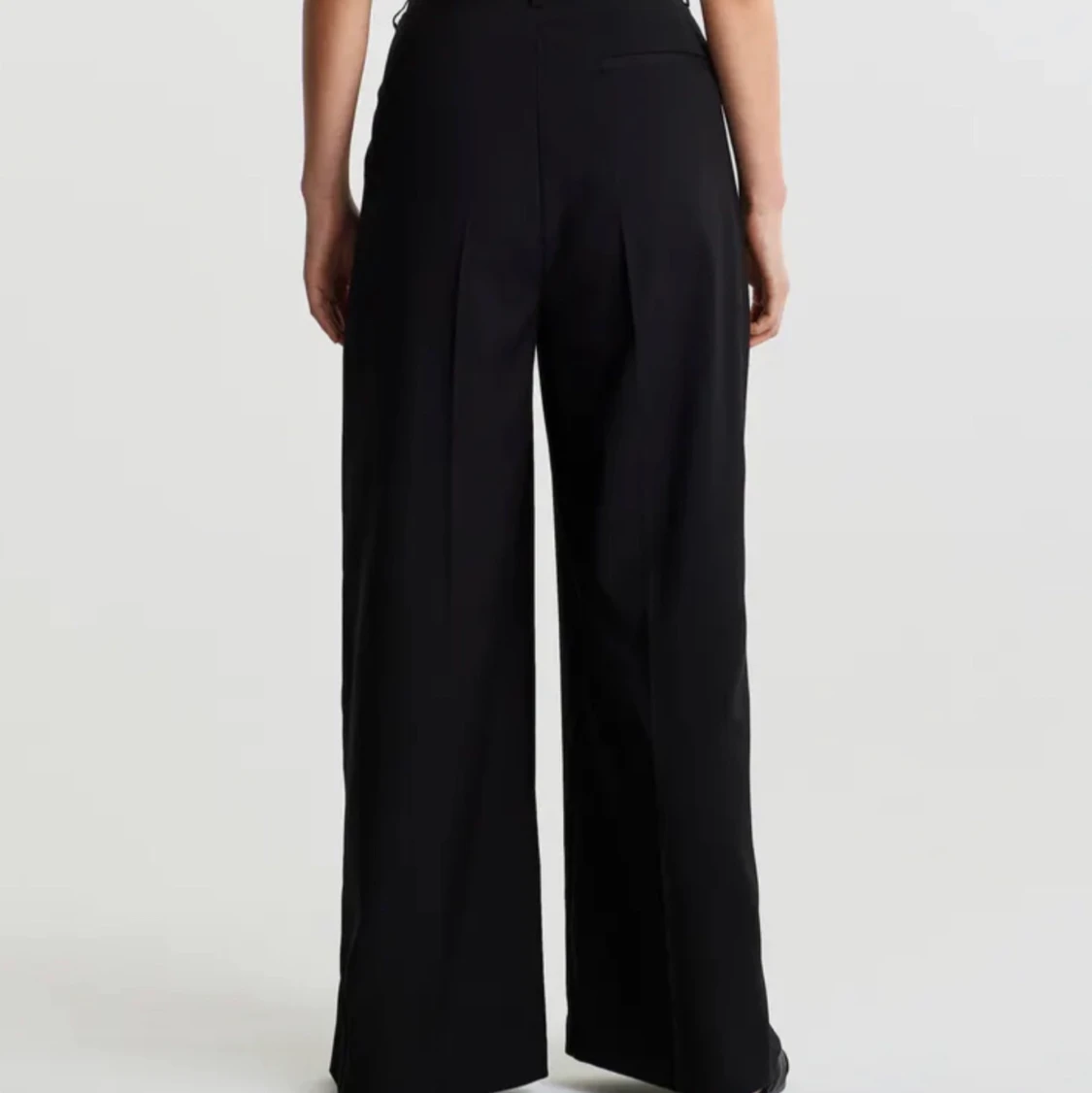 Svarta kostymbyxor - 90