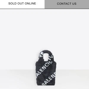 Balenciaga väska - INTRESSEKOLL✨ säljer endast vid bra bud, börjar vid 3700kr Aldrig använd faux fur väska från balenciaga. Alla lappar sitter kvar/ kvitto samt äkthetsbevis medföljer vid efterfrågan 🤍 inköpspris 9495kr.