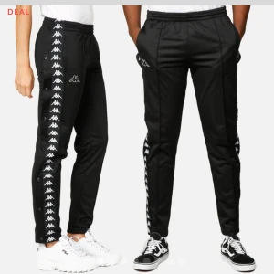 Kappa Pants Astoria Snap Banda - Kappa Pants Astoria Snap Banda Svarta. Oanvända. Säljs eftersom dem är för små för mig och tiden för byte har gått ut.  Nypris 699. Bild lånad från internet 
